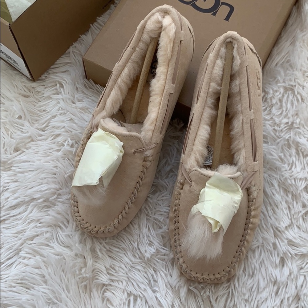 Brand new cream UGG moccasins with Pom Pom - Picture 2 of 4